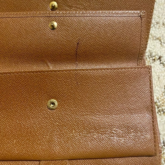 Louis Vuitton wallet - Picture 6 of 11